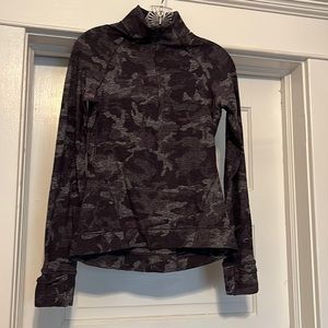 Lululemon camo print pullover, size 6